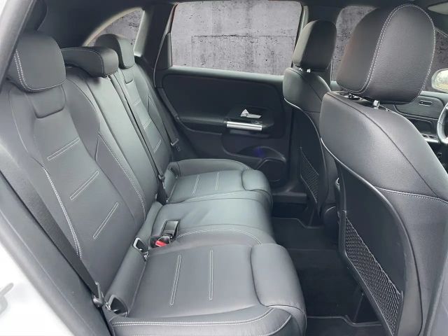 Mercedes-Benz B 220 B 220 d Progressive