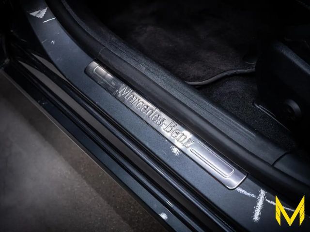 Mercedes-Benz C 200 AVANTGARDE Sedan