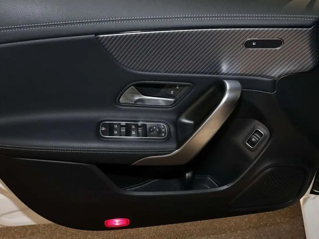 Mercedes-Benz CLA 180 Coupé Progressive