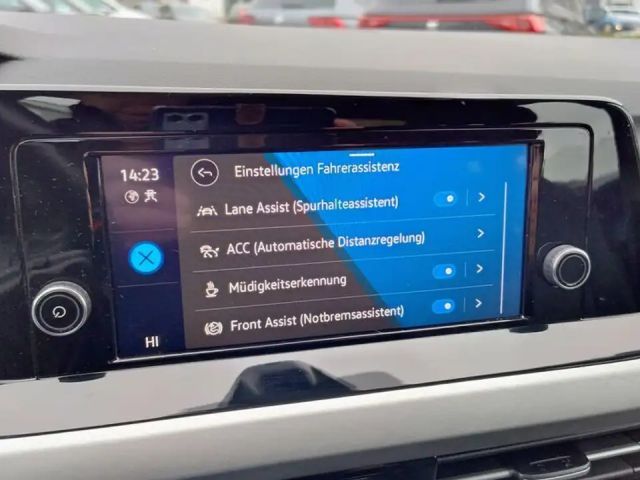 Volkswagen Golf Life Variant