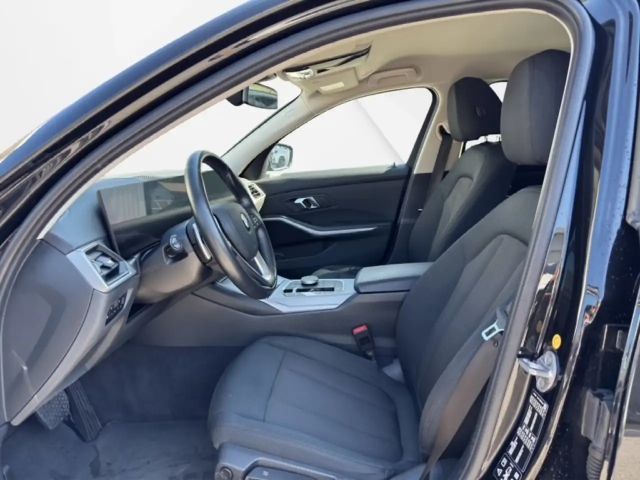 BMW 320 *** WIDSCREEN DISPLAY *** NP 61.260 *** -52% ***