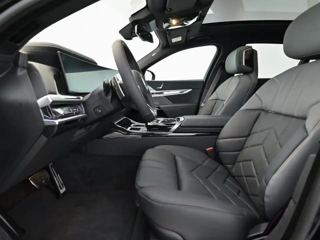 BMW 740 740d M-Sport Sedan xDrive