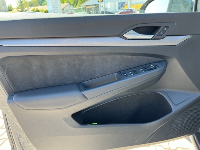 Volkswagen Golf 1.5 eTSI DSG