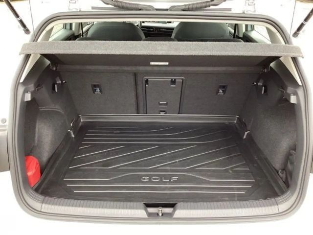 Volkswagen Golf 1.5 eTSI DSG Golf VIII Life