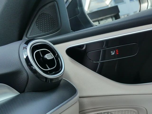 Mercedes-Benz C 180 AVANTGARDE Sedan