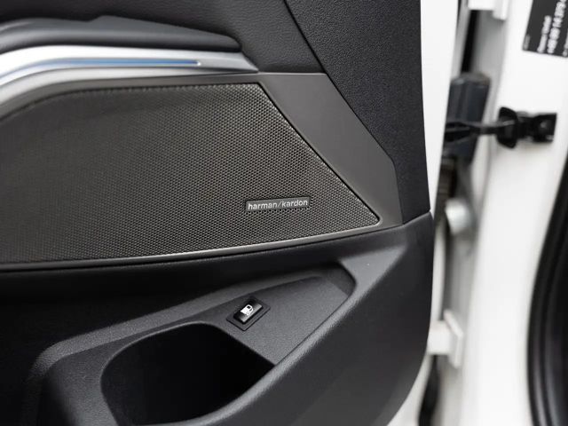 BMW 330 330e M-Sport Sedan xDrive