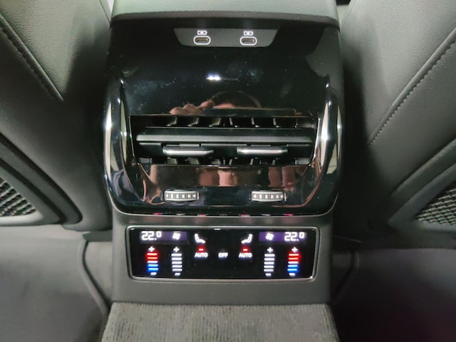 Audi A6 Avant Quattro S-Tronic