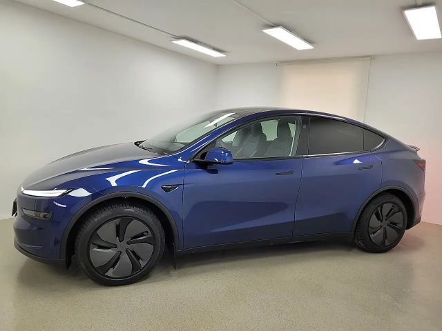 Tesla Model Y AWD Long Range