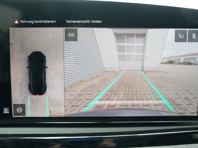 Audi A6 Avant Quattro S-Tronic