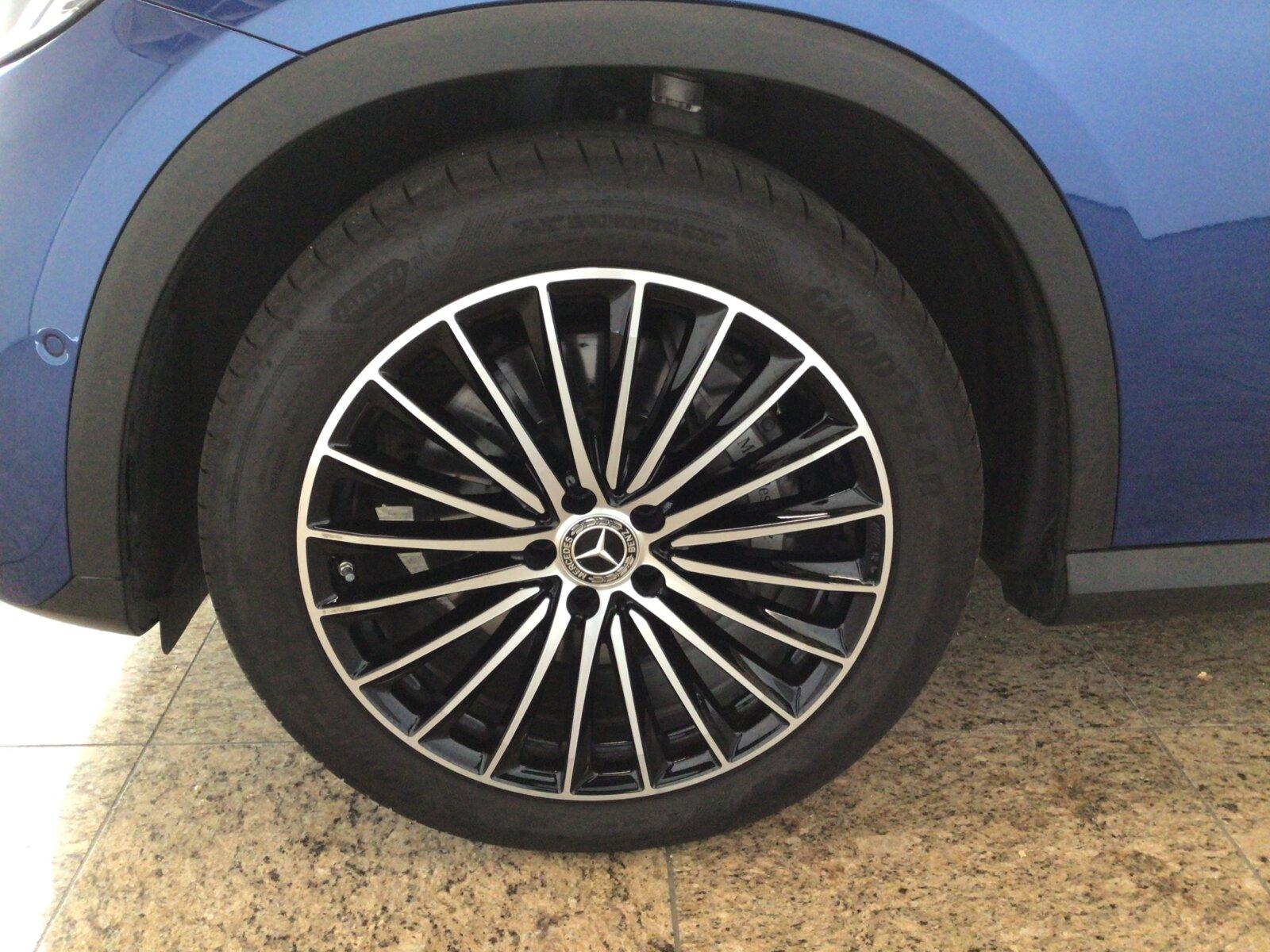 Mercedes-Benz GLC 300 4MATIC AMG Line GLC 300 d