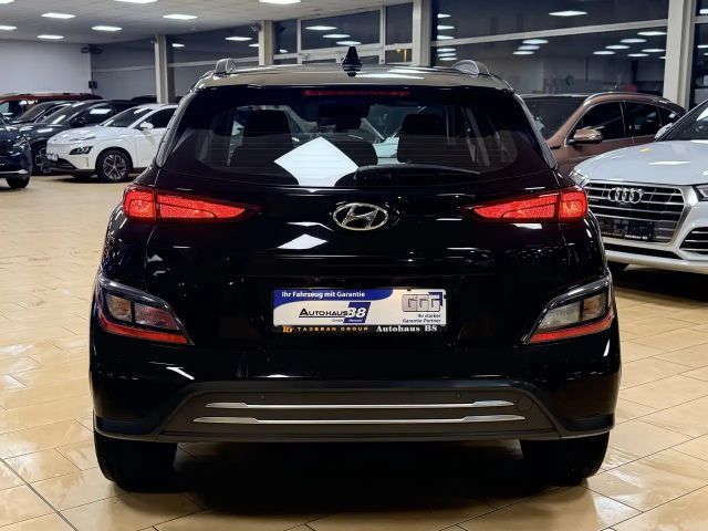 Hyundai Kona Select