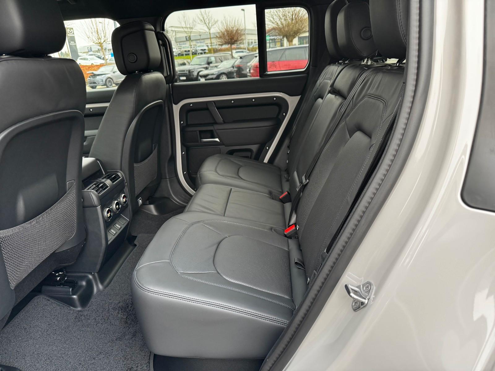 Land Rover Defender 110 Dynamic HSE