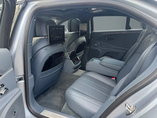 Bentley Flying Spur Hybrid V8