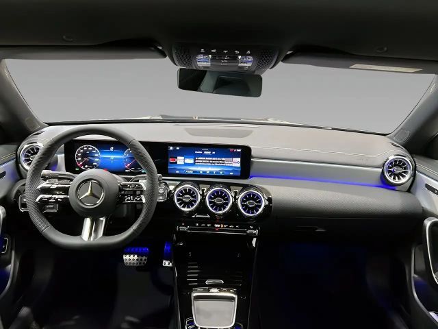 Mercedes-Benz CLA 200 AMG Line Coupé