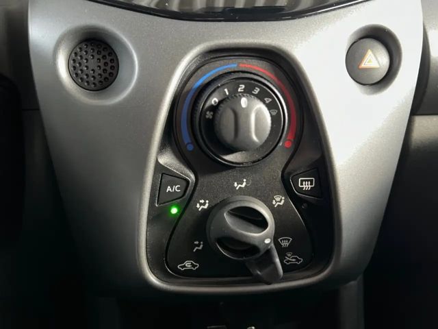 Toyota Aygo Hatchback Play Team D X-play