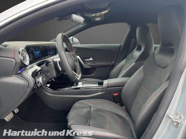 Mercedes-Benz CLA 200 AMG Line Sedan