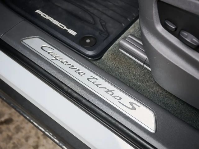 Porsche Cayenne E-Hybrid S Turbo