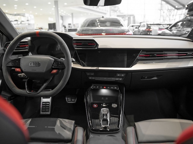 Audi RS3 Quattro S-Tronic Sedan