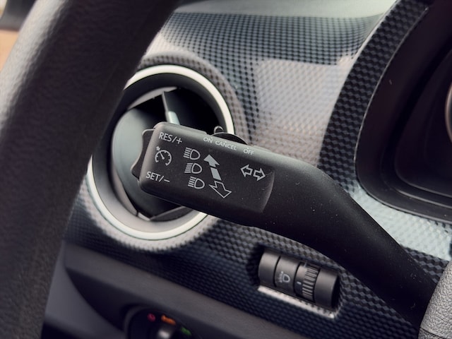 Volkswagen up! up! 1.0 Basis  KLIMA PDC KAMERA FACELIFT