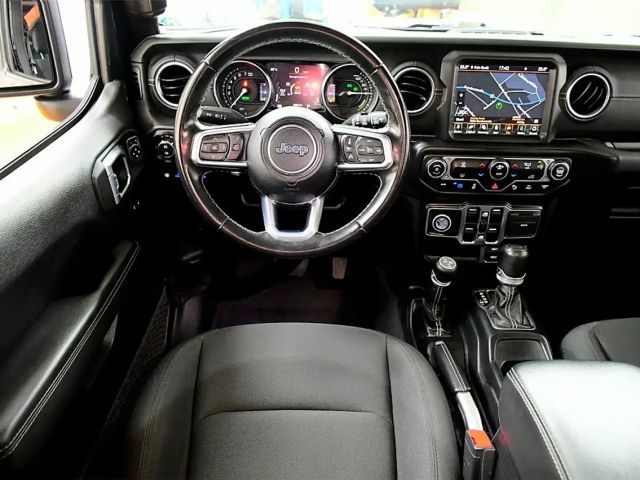 Jeep Wrangler Sahara