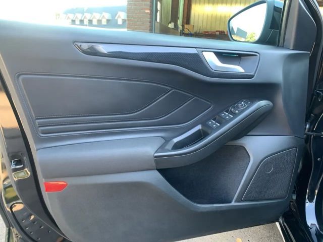 Ford Focus EcoBoost ST Line