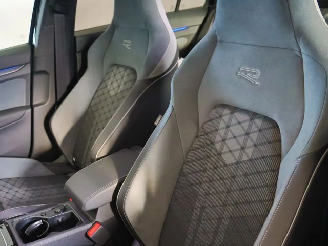 Volkswagen Golf 1.5 eTSI DSG Golf VIII R-Line