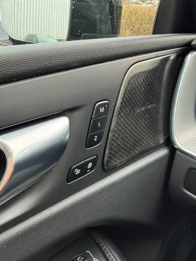 Volvo XC60 Dark Plus