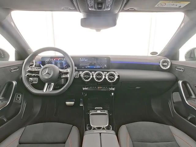 Mercedes-Benz CLA 200 AMG Line