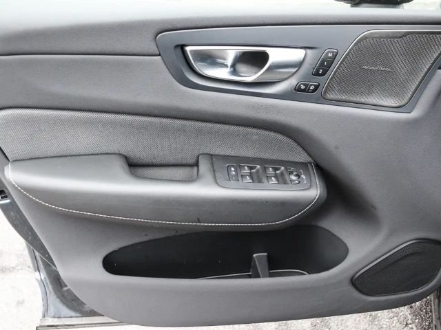 Volvo XC60 AWD Dark Plus Recharge