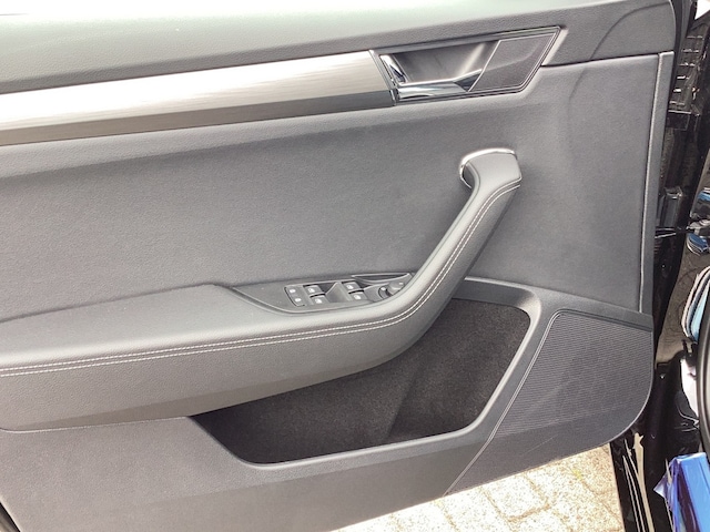 Skoda Superb 2.0 TDI Combi Style Style