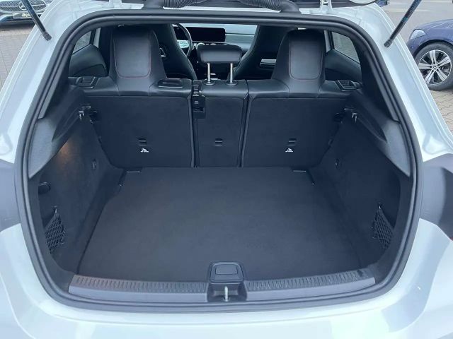 Mercedes-Benz A 220 A 220 d AMG Line