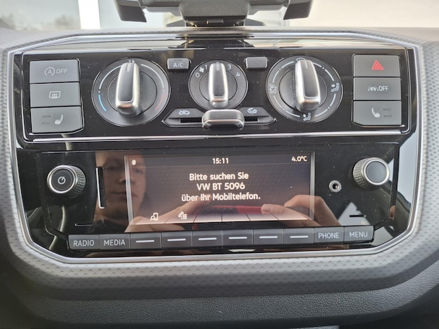 Volkswagen up! Active