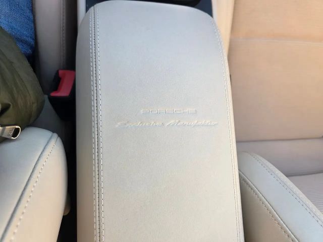 Porsche 992 4 Cabrio S Targa