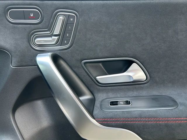 Mercedes-Benz A 200 AMG Line