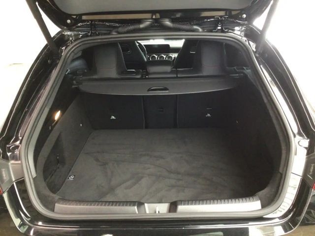 Mercedes-Benz CLA 200 AMG Line Shooting Brake