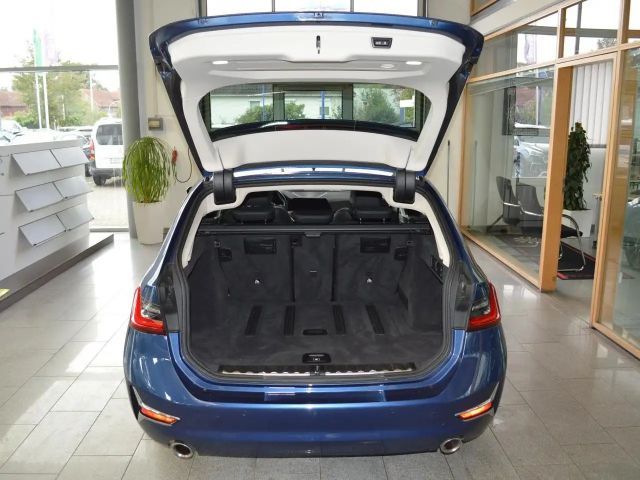 BMW 330 330i Luxury Line Touring