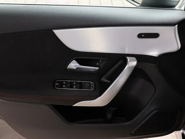 Mercedes-Benz A 200 AMG Line