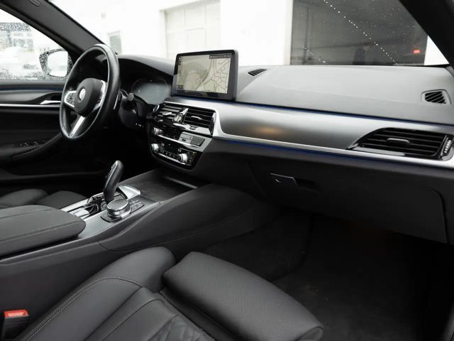 BMW 530 530d M-Sport Touring xDrive