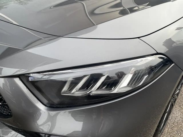 Mercedes-Benz A 220 A 220 d AMG Line