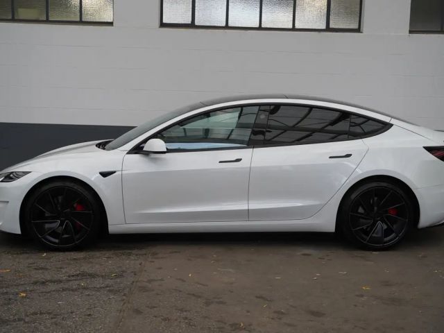 Tesla Model 3 Performance