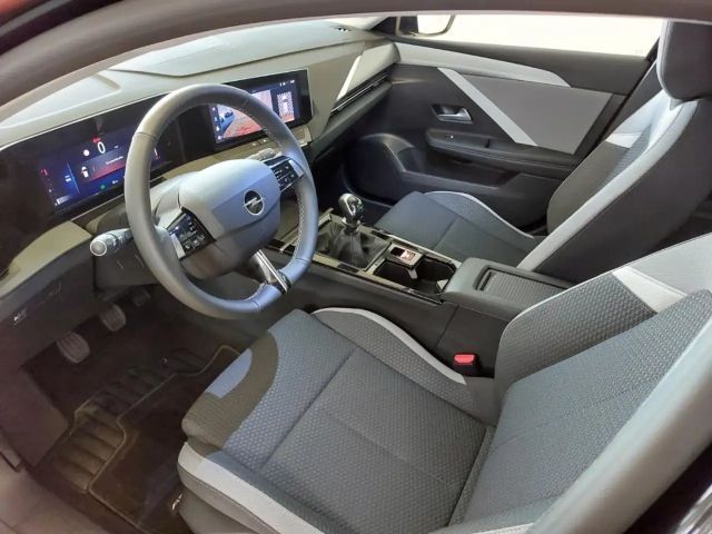 Opel Astra Enjoy Sports Tourer