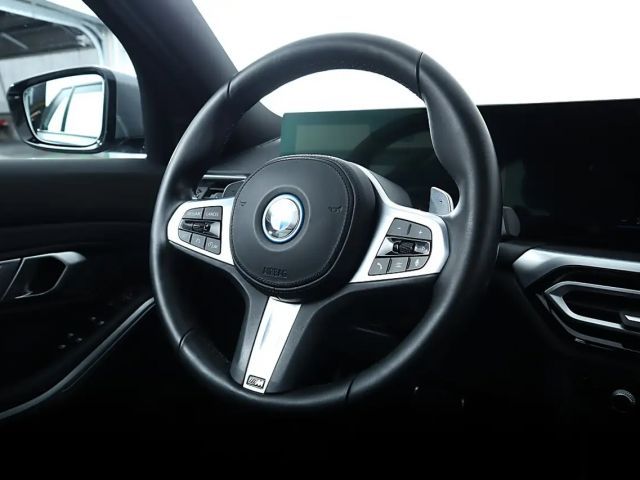 BMW 330 330e Touring