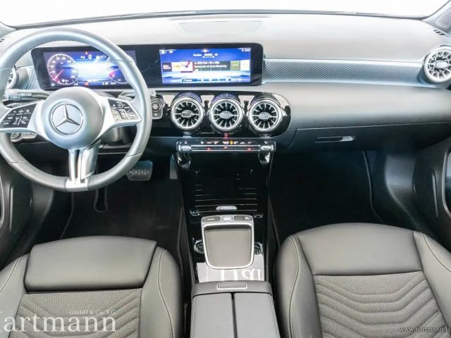 Mercedes-Benz A 200 Hatchback Progressive