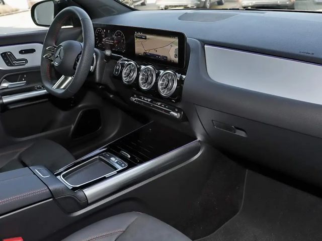 Mercedes-Benz GLA 250 4MATIC AMG Line