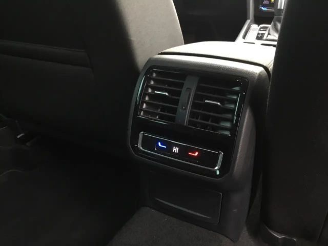 Volkswagen Passat Business DSG