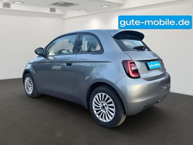Fiat 500e Action