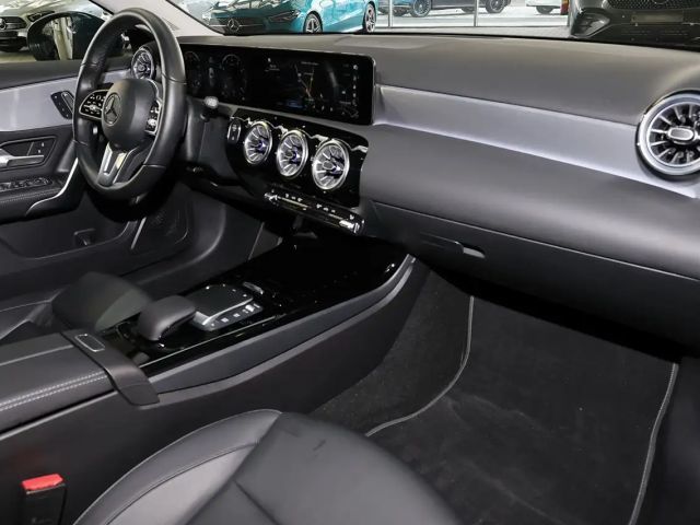 Mercedes-Benz A 200 4MATIC