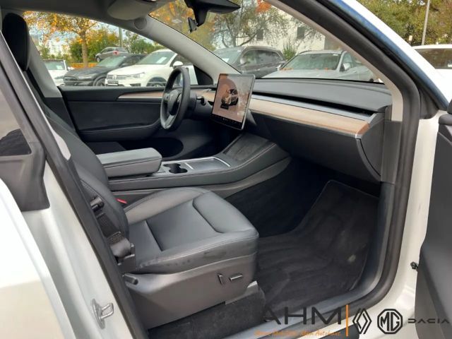 Tesla Model Y AWD Dual Motor Performance