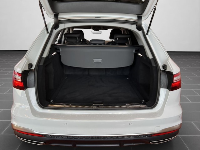 Audi A4 40 TFSI Avant S-Tronic