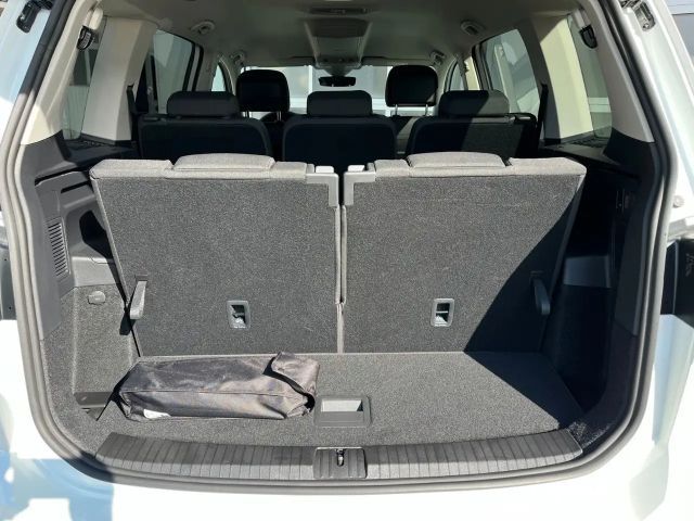 Volkswagen Touran 1.5 TSI DSG R-Line